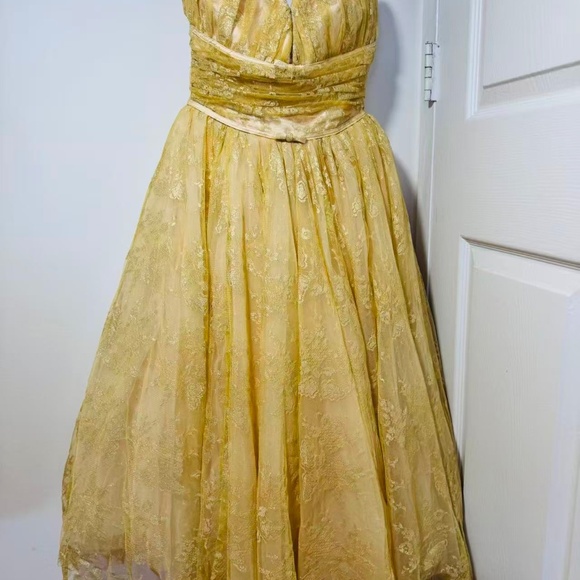 House of CB Madame Gold Metallic Lace Strapless Tulle Midi Gown Size M bigger cu - Picture 2 of 11